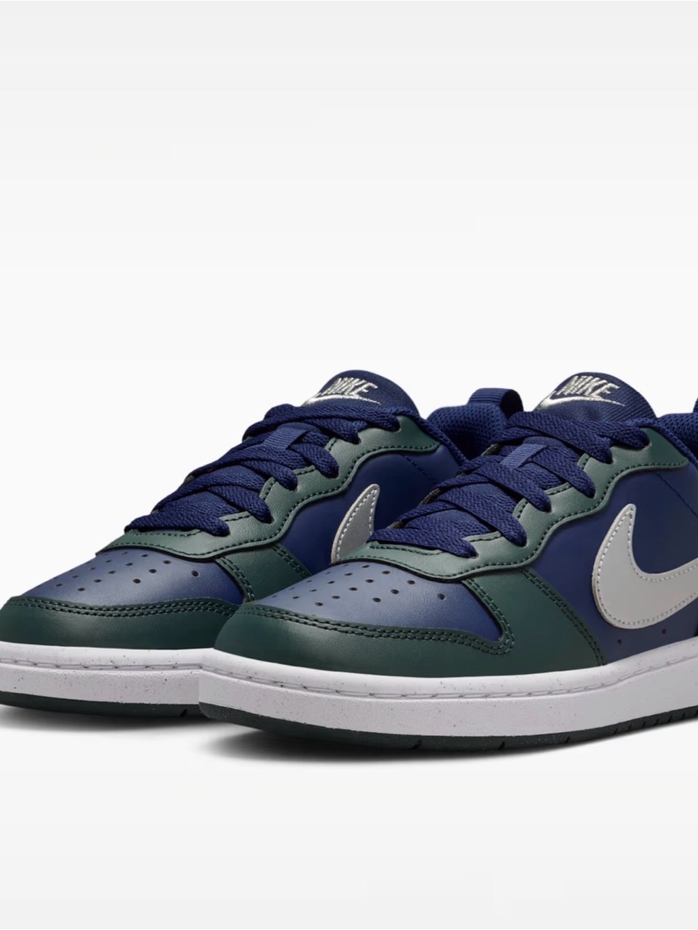 Nike Men’s Navy & Forest Green Low-Top Sneakers 6.5Men 8women